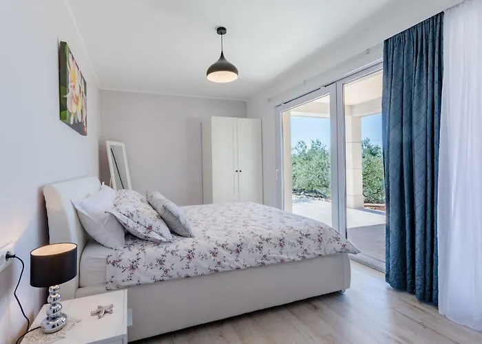 The Olive Tree Villa Sumartin